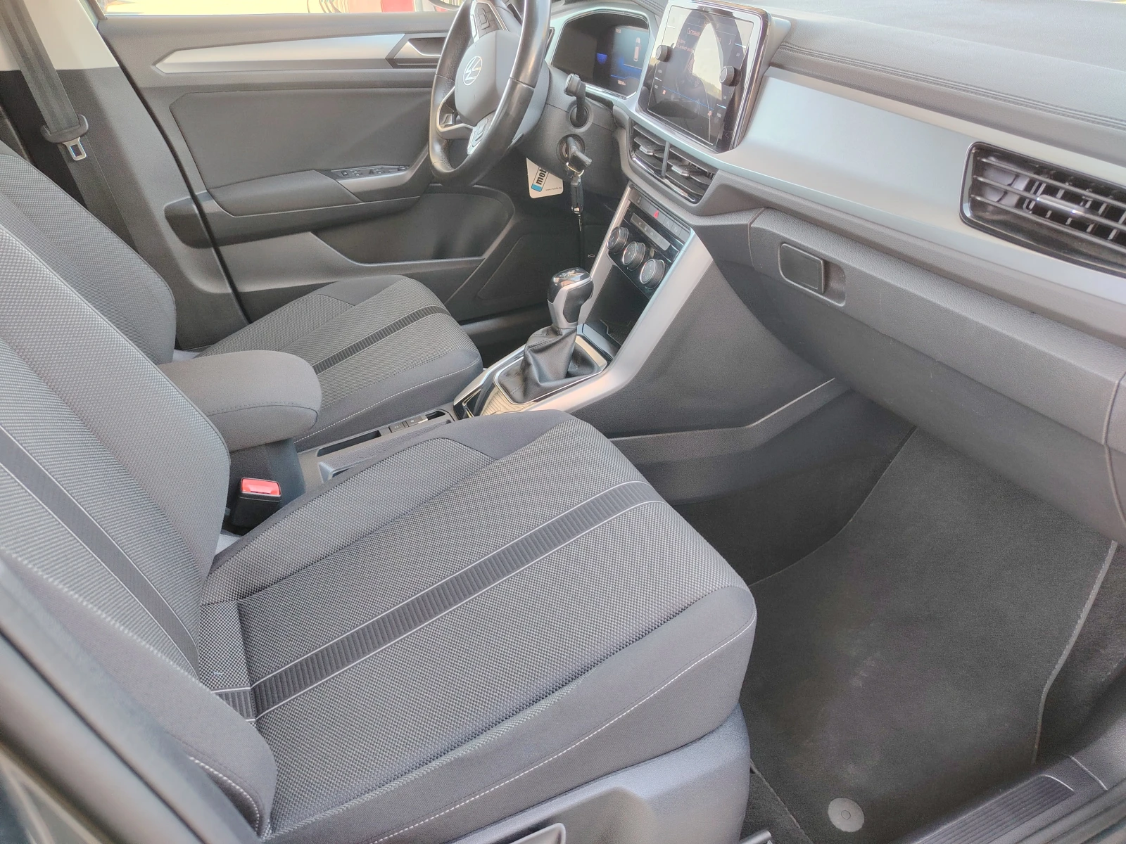 VW T-Roc 2022гDSG-2.0TDi-150кс-DIGITAL-FACE-ПЕРФЕКТЕН!, снимка 13 - Автомобили и джипове - 55881684