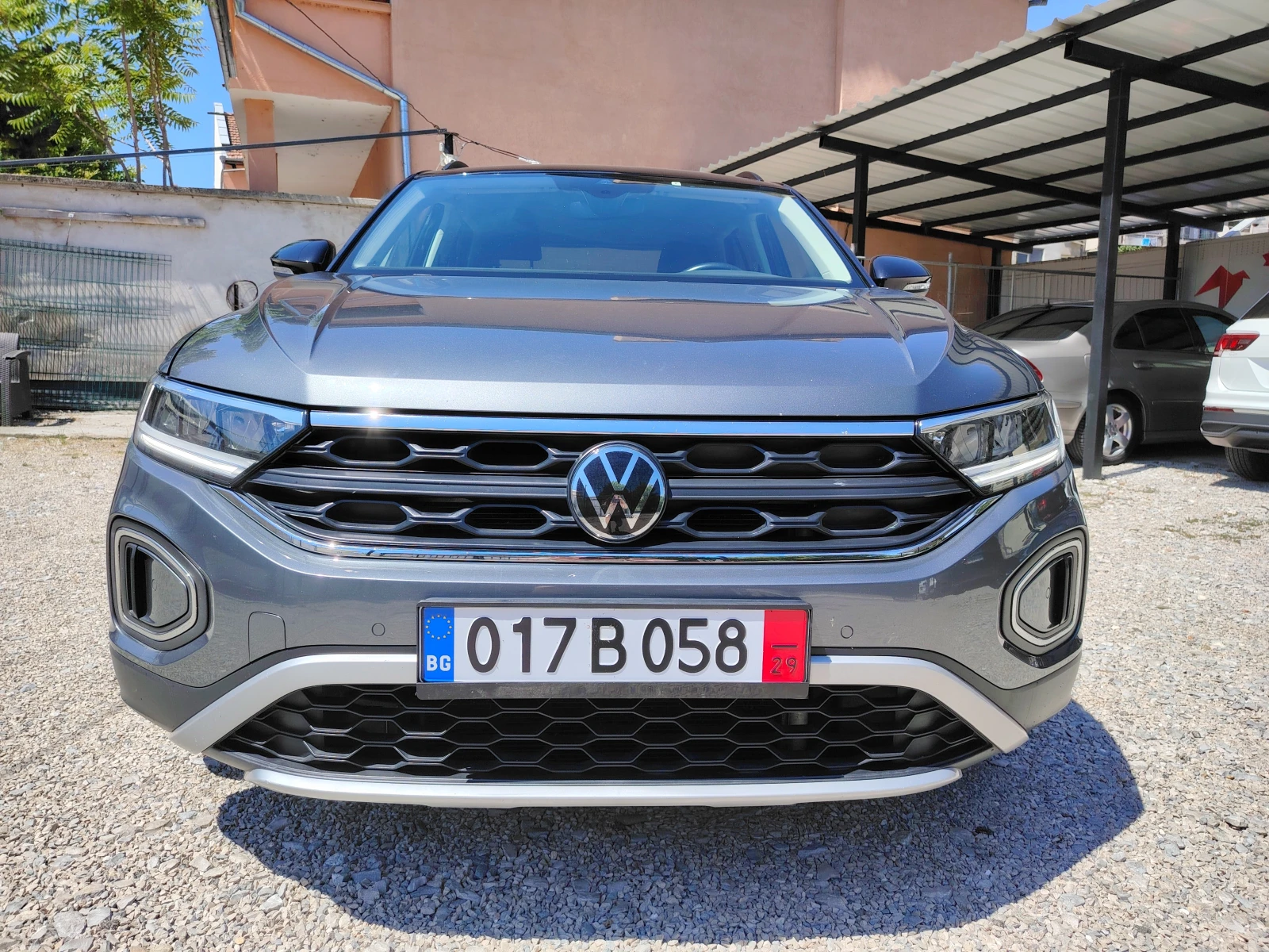 VW T-Roc 2022гDSG-2.0TDi-150кс-DIGITAL-FACE-ПЕРФЕКТЕН!, снимка 2 - Автомобили и джипове - 55881684
