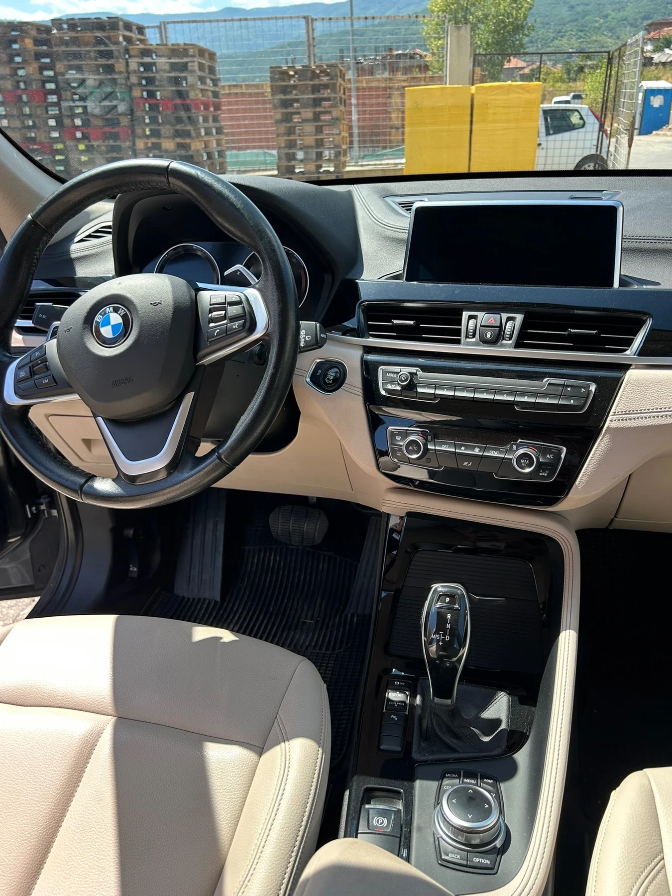 BMW X1, снимка 14 - Автомобили и джипове - 55843874