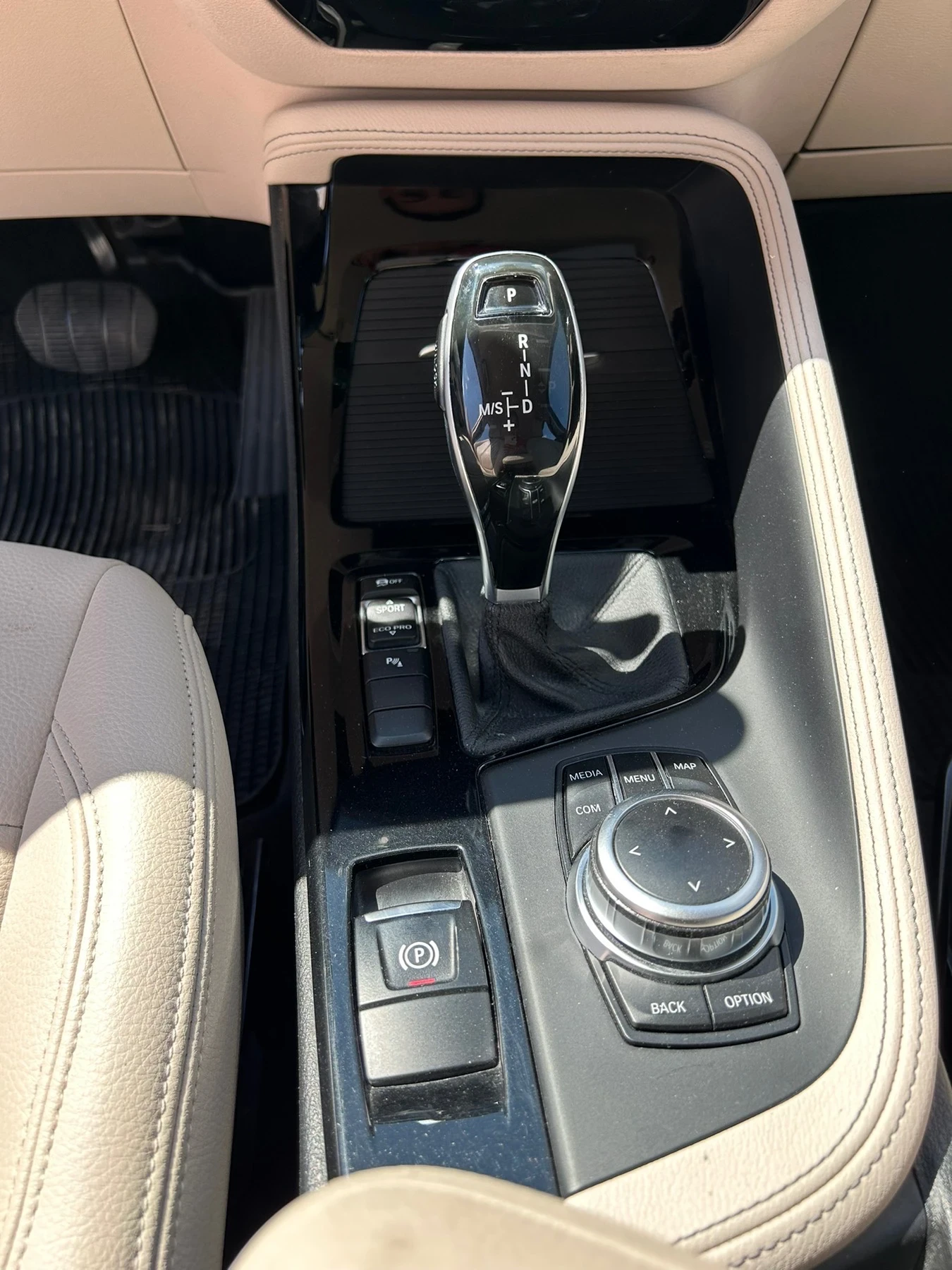 BMW X1, снимка 13 - Автомобили и джипове - 55843874