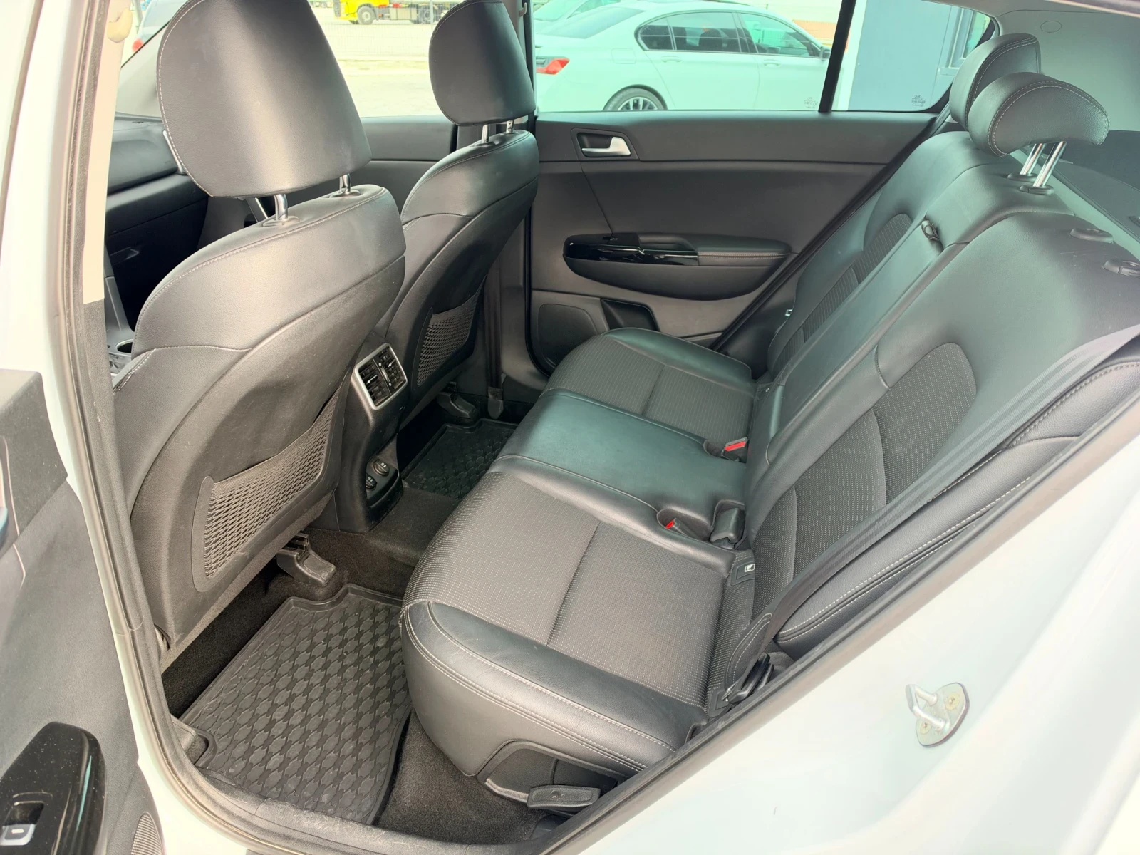 Kia Sportage, снимка 9 - Автомобили и джипове - 56725369