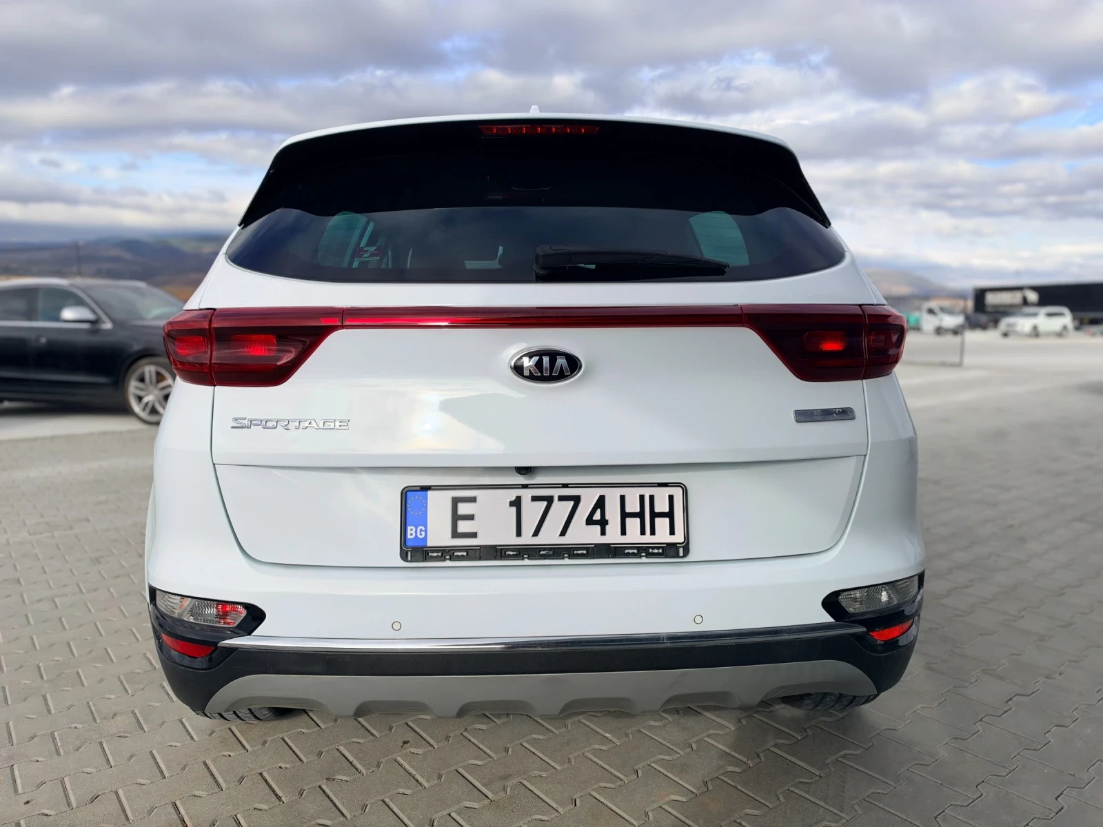 Kia Sportage, снимка 4 - Автомобили и джипове - 56725369
