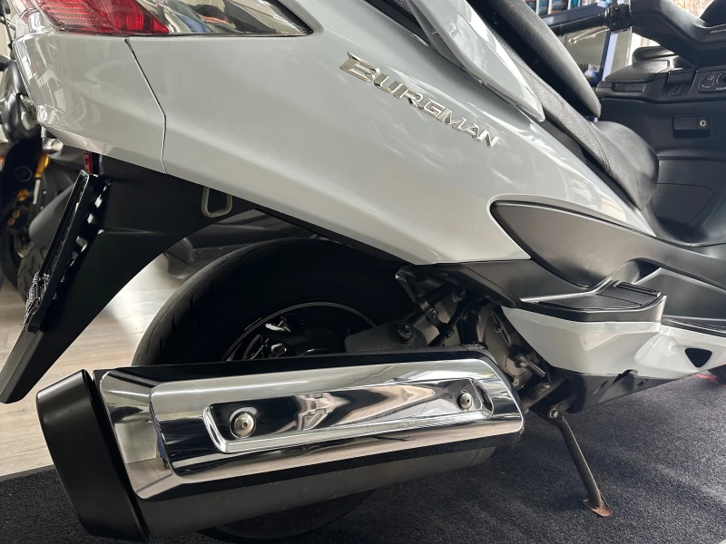 Suzuki Burgman 400i ABS 07.2016г., снимка 12 - Мотоциклети и мототехника - 52309436