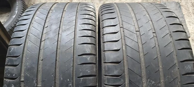 Гуми Летни 295/35R21, снимка 3 - Гуми и джанти - 30924606