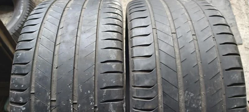 Гуми Летни 295/35R21, снимка 1 - Гуми и джанти - 30924606