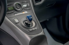 Toyota Auris 1.8 VVT-i Hybrid e-CVT/Климатроник/Камера, снимка 13