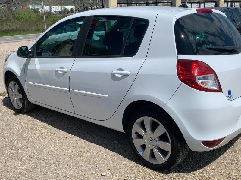 Renault Clio 1.2 i, снимка 5 - Автомобили и джипове - 41457783