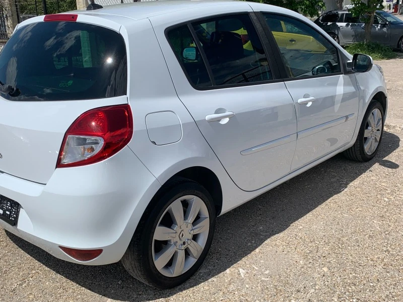 Renault Clio 1.2 i, снимка 7 - Автомобили и джипове - 41457783