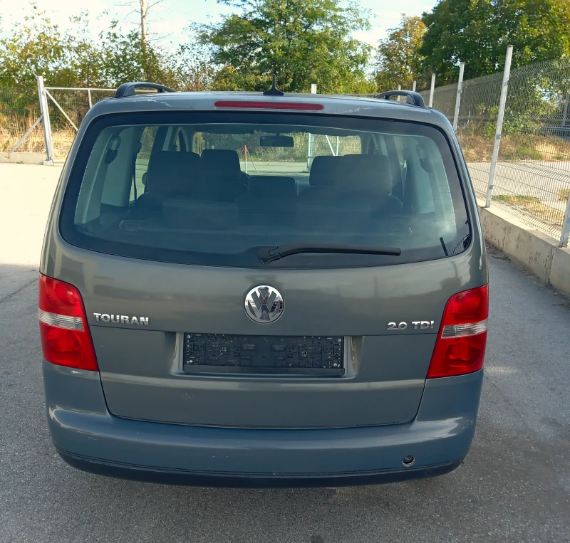 VW Touran 2.0TDI, снимка 5 - Автомобили и джипове - 47511854