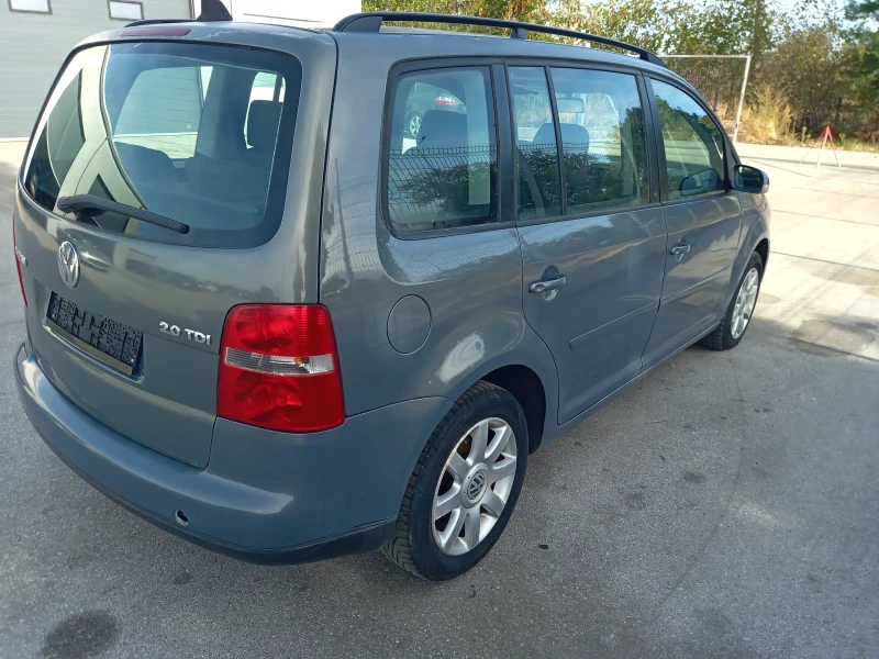 VW Touran 2.0TDI, снимка 4 - Автомобили и джипове - 47511854