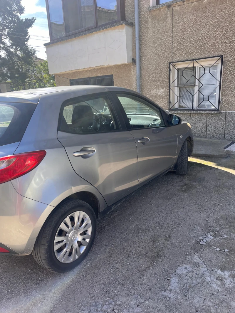 Mazda 2, снимка 2 - Автомобили и джипове - 47575472