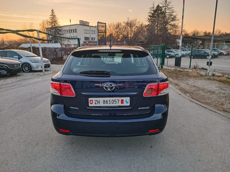 Toyota Avensis 2.0i-152кс-ШВЕЙЦАРИЯ-РЪЧКА-6ск, снимка 4 - Автомобили и джипове - 48116149