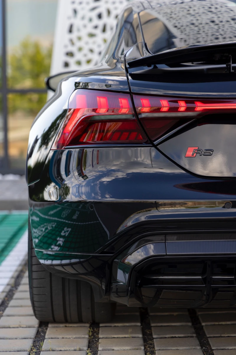 Audi E-Tron GT RS, снимка 17 - Автомобили и джипове - 52682792