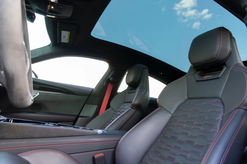 Audi E-Tron GT RS, снимка 10 - Автомобили и джипове - 52682792