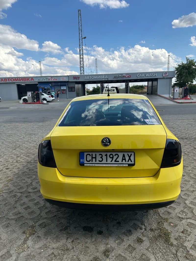 Skoda Rapid, снимка 4 - Автомобили и джипове - 52009245