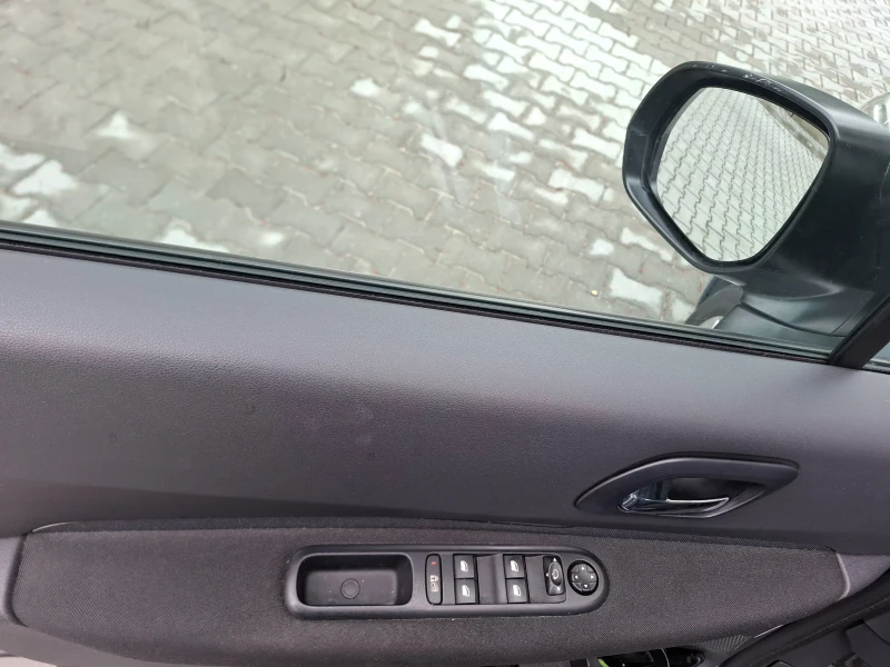 Peugeot 5008, снимка 9 - Автомобили и джипове - 52422156
