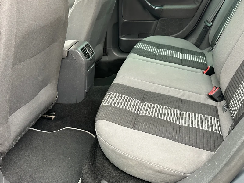 VW Golf 1.9TDI Много Запазен!, снимка 11 - Автомобили и джипове - 51972535