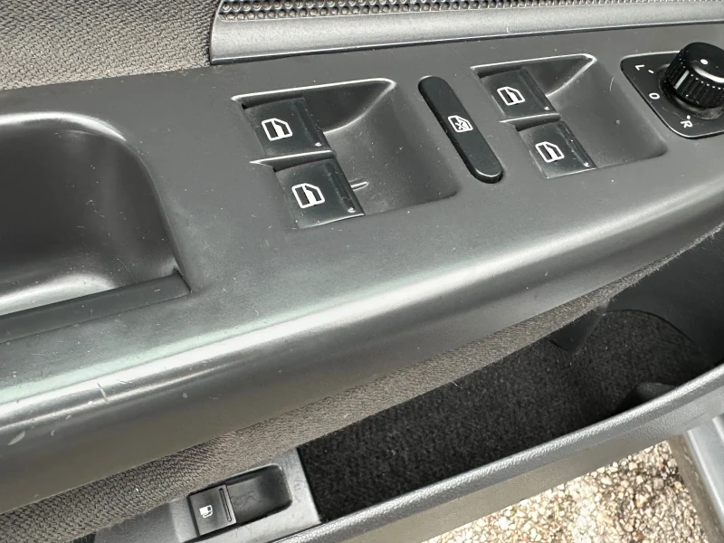 VW Golf 1.9TDI Много Запазен!, снимка 13 - Автомобили и джипове - 51972535