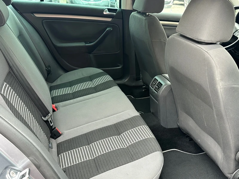 VW Golf 1.9TDI Много Запазен!, снимка 12 - Автомобили и джипове - 51972535