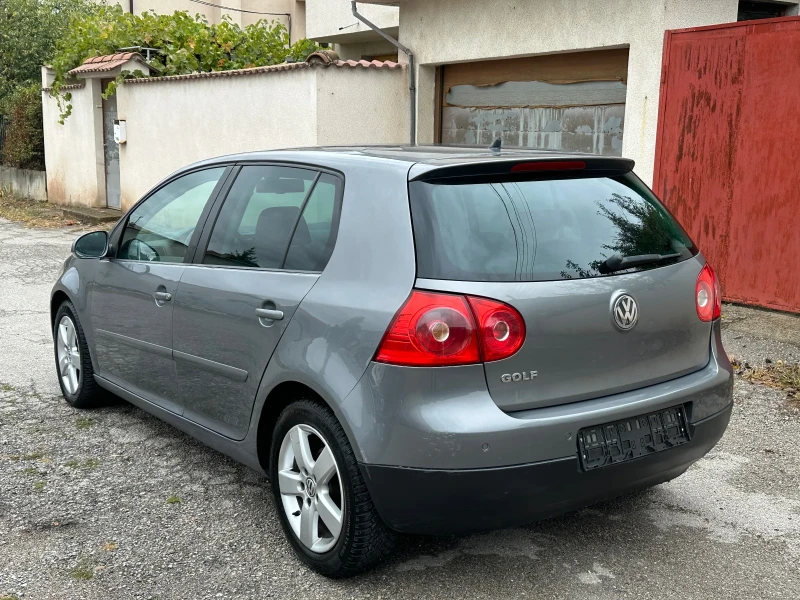VW Golf 1.9TDI Много Запазен!, снимка 4 - Автомобили и джипове - 51972535