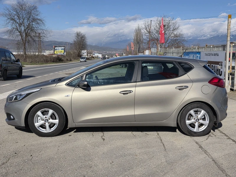 Kia Ceed 1.4VVTI SERVICE BOOK, снимка 16 - Автомобили и джипове - 53407624
