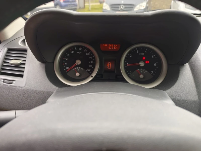 Renault Megane 1.5 dci , снимка 13 - Автомобили и джипове - 53459928