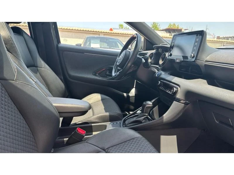 Toyota Yaris ELEGANT PANO - изображение 6