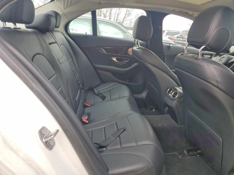 Mercedes-Benz C 300 4MATIC - изображение 10