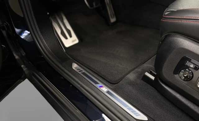 BMW XM Red Label = Carbon = Гаранция, снимка 5 - Автомобили и джипове - 54728527