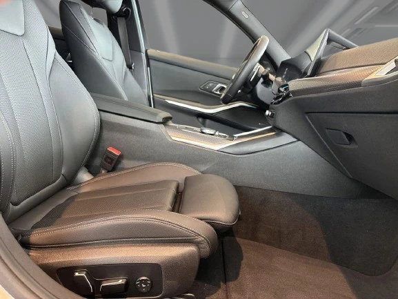 BMW 330 e xDrive = M-Sport = Гаранция, снимка 8 - Автомобили и джипове - 55889793