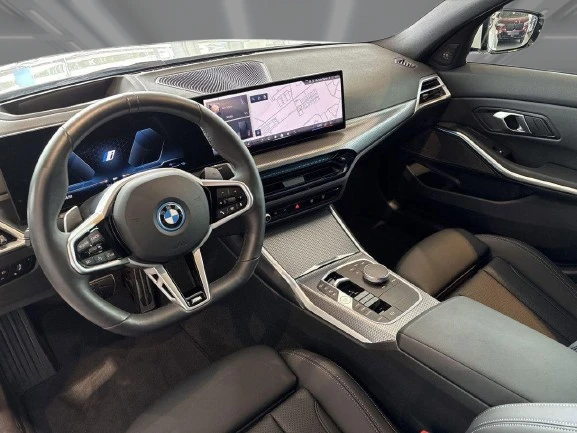 BMW 330 e xDrive = M-Sport = Гаранция, снимка 4 - Автомобили и джипове - 55889793
