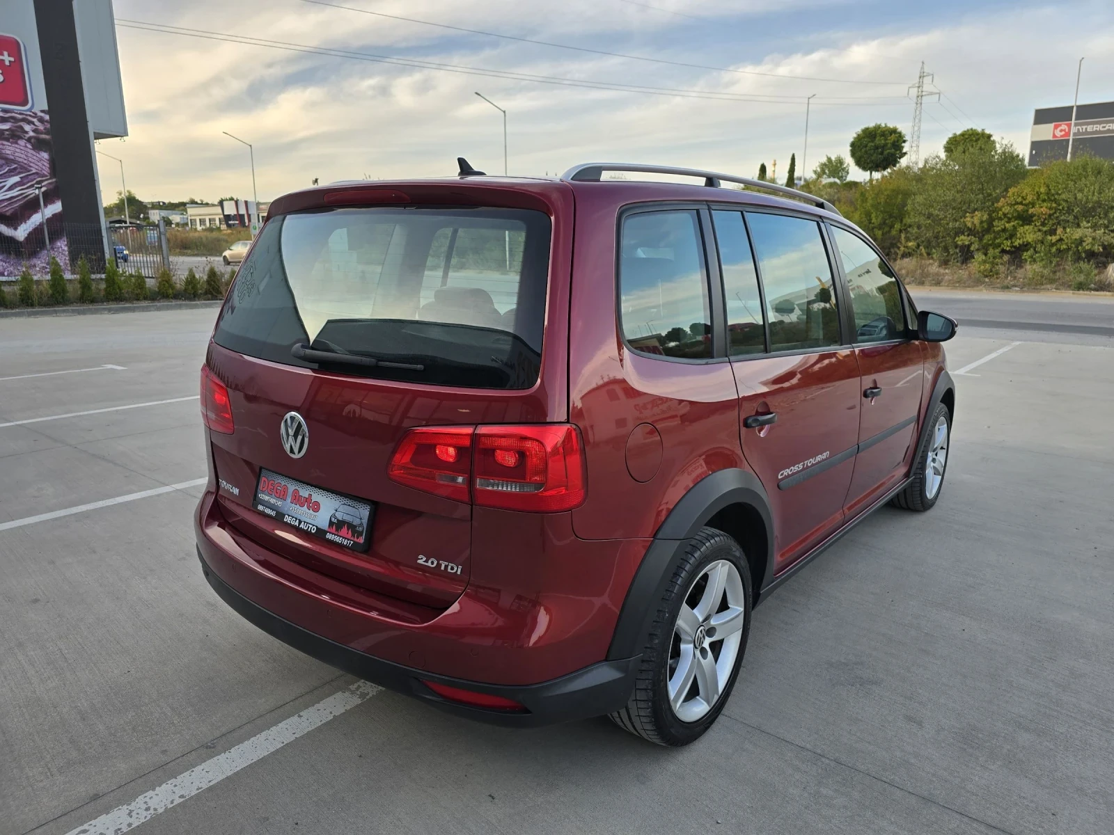 VW Touran 2.0tdi 170k.c* DSG* CROSS* Кожа* Камера* ЛИЗИНГ*   - изображение 5