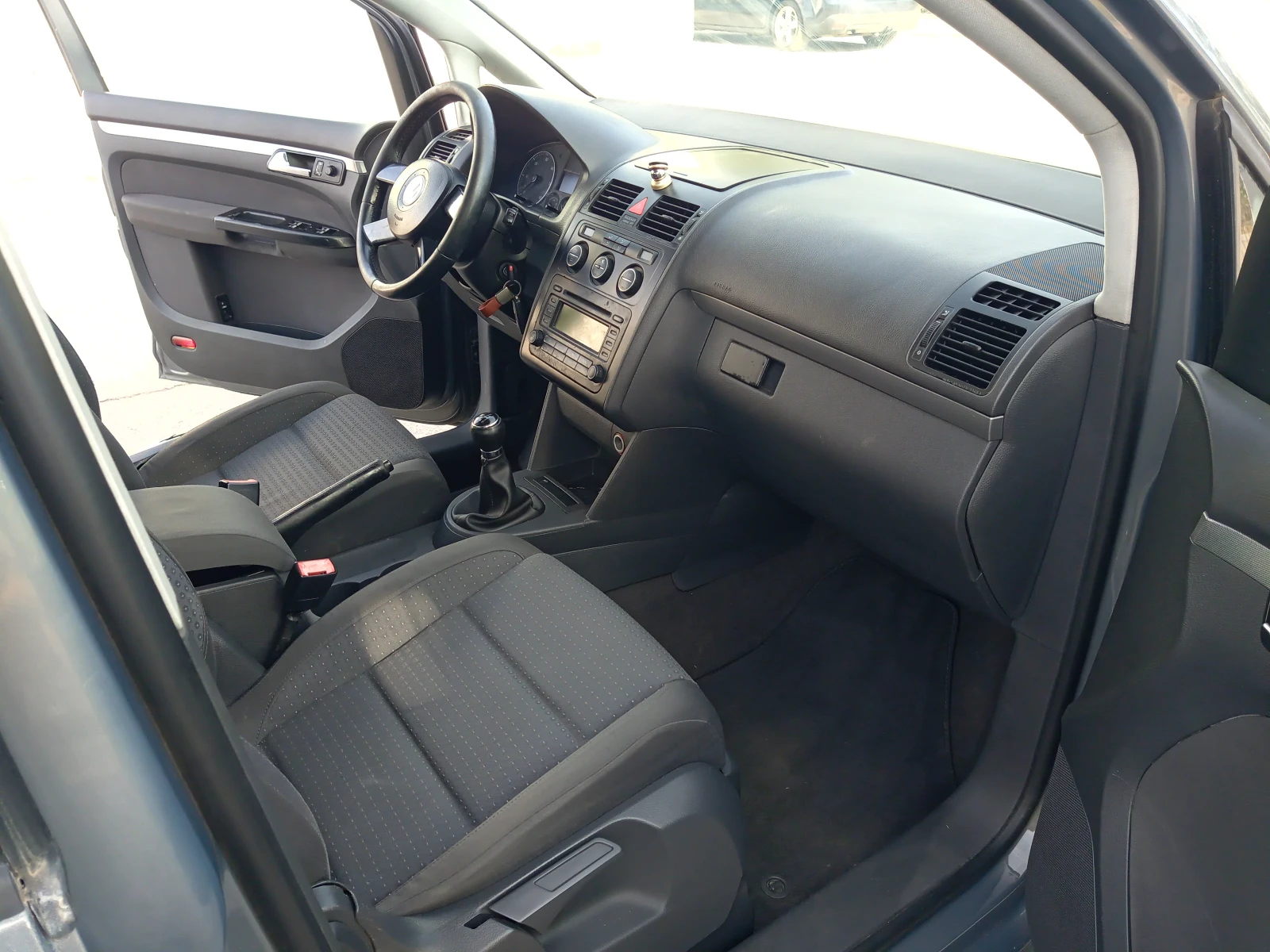 VW Touran 2.0TDI | Mobile.bg — изображение 12