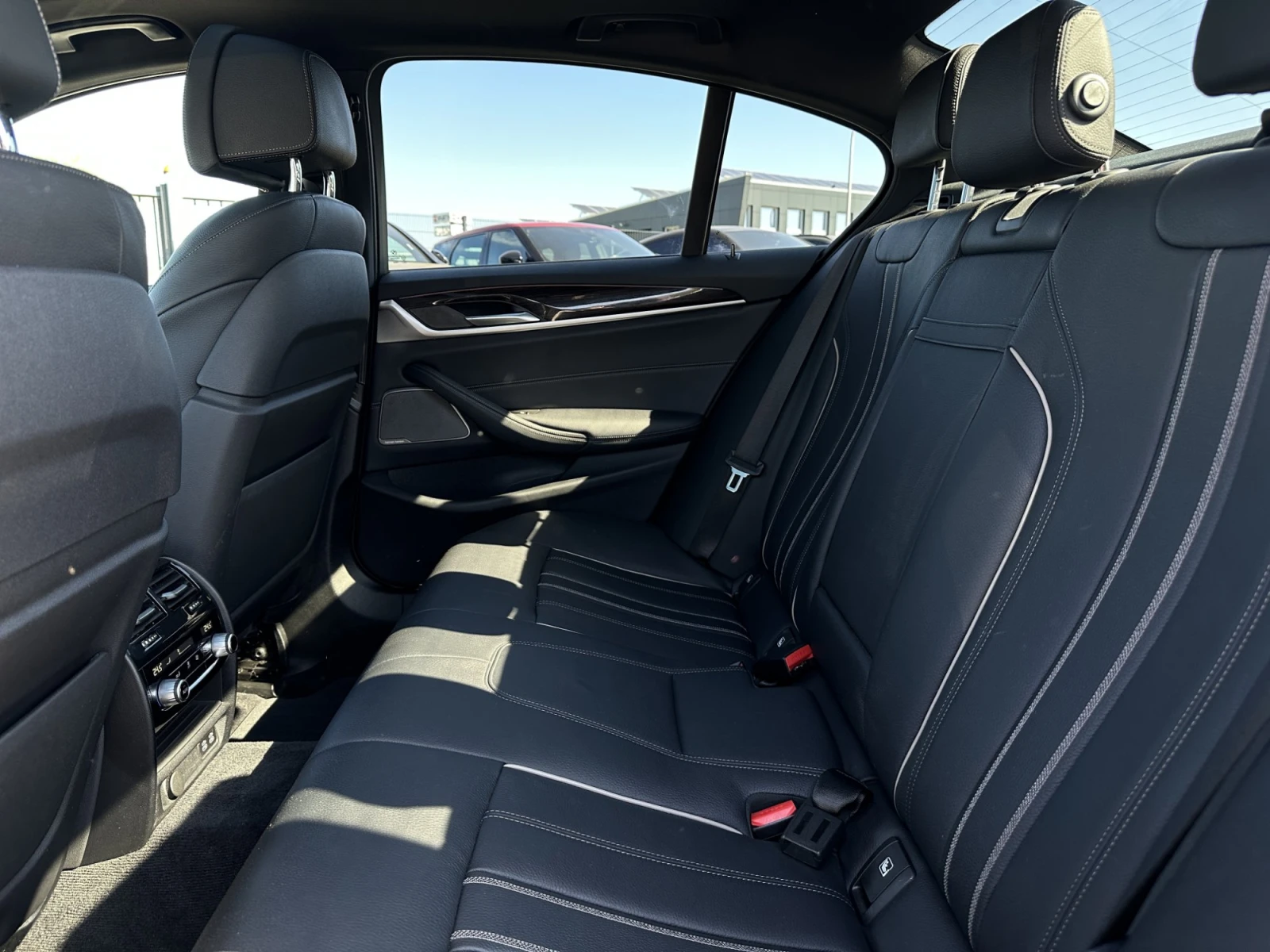 BMW 530 265HP/M-SPORT/CAM/NAVI/LED/AMBI/PANO/KLESS/trg | Mobile.bg   13