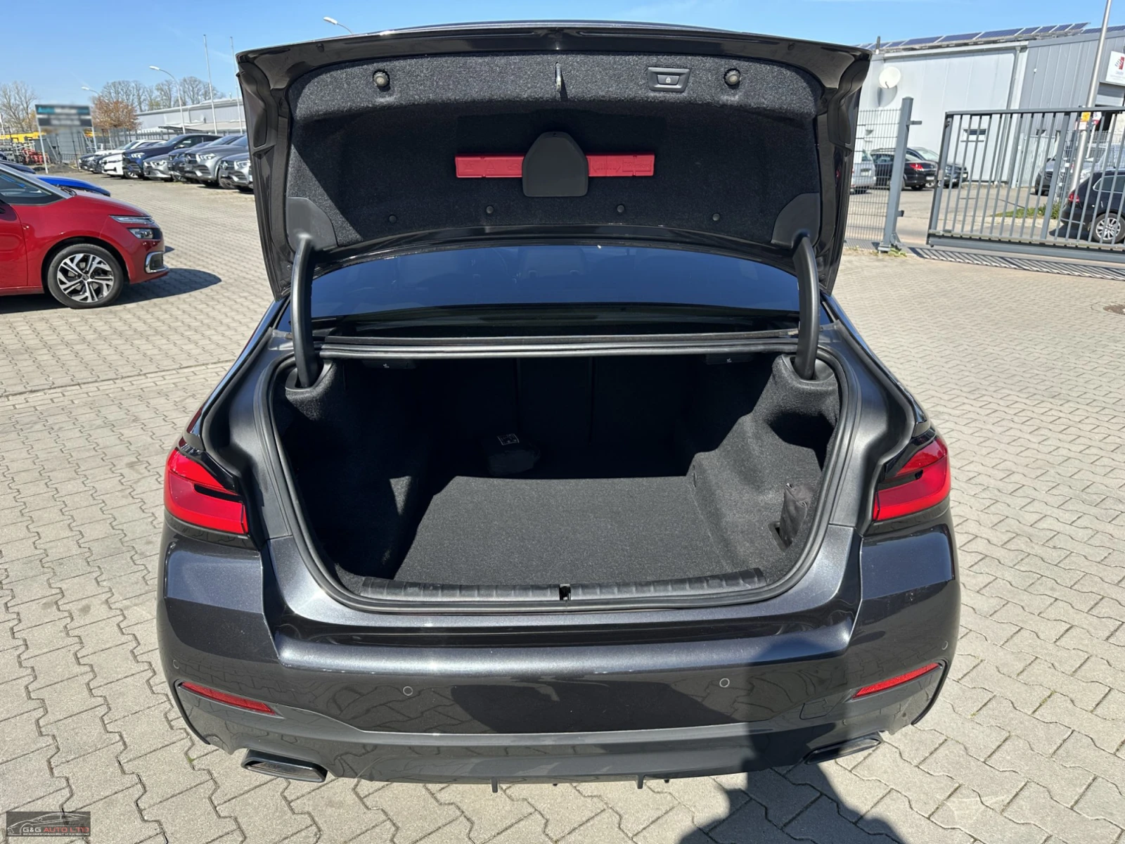 BMW 530 265HP/M-SPORT/CAM/NAVI/LED/AMBI/PANO/KLESS/trg - изображение 8