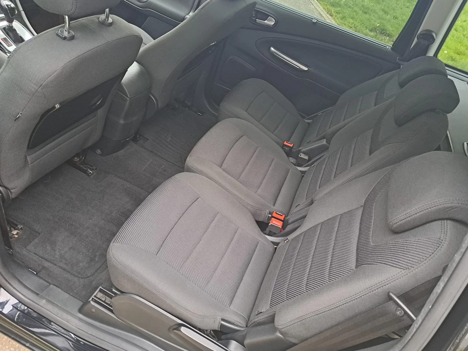 Ford Galaxy Galaxy Titanium 2.0 D - изображение 9