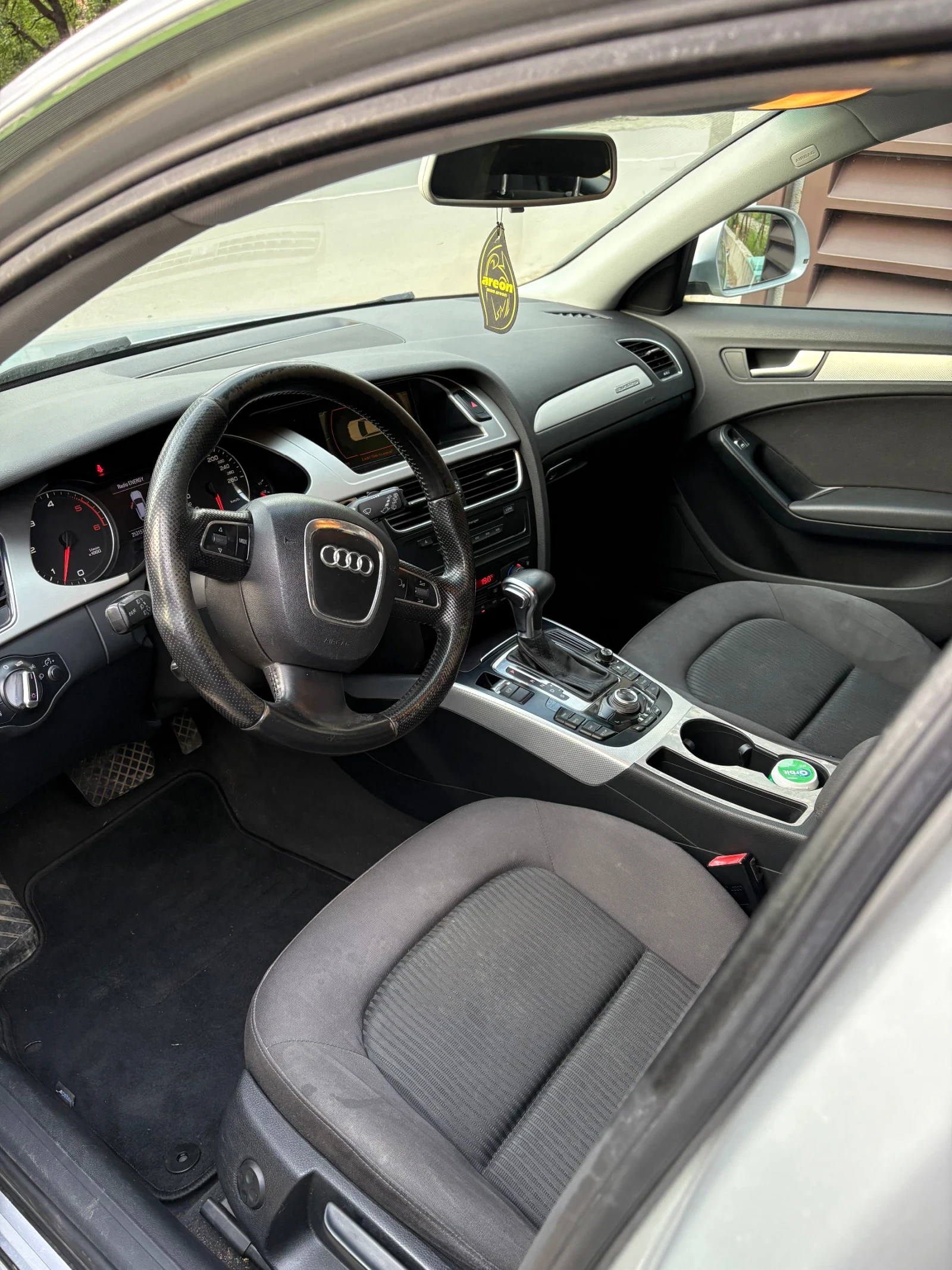 Audi A4 3.0 TDI S-line - изображение 9