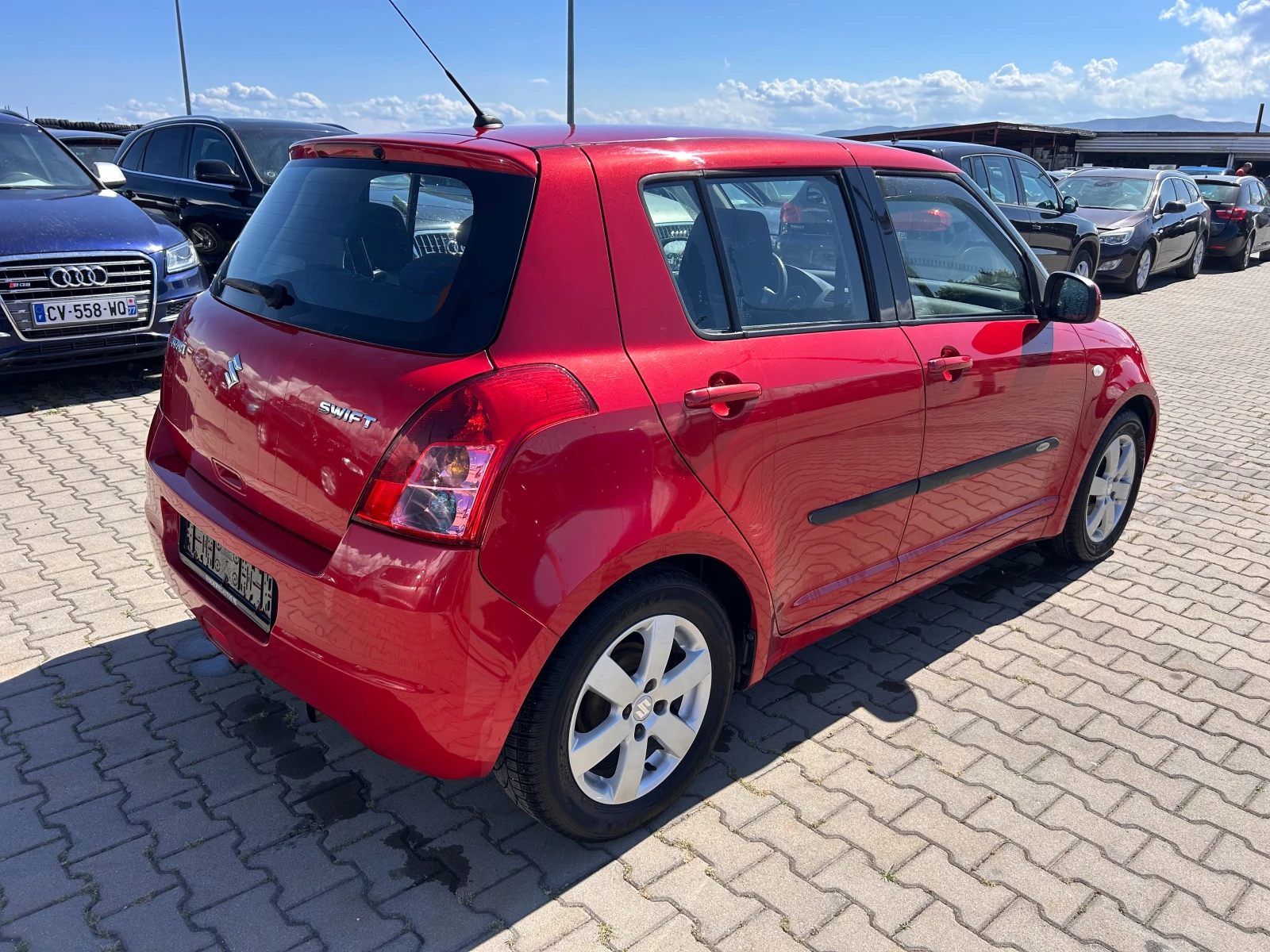 Suzuki Swift 1.3i EURO 4 - изображение 6