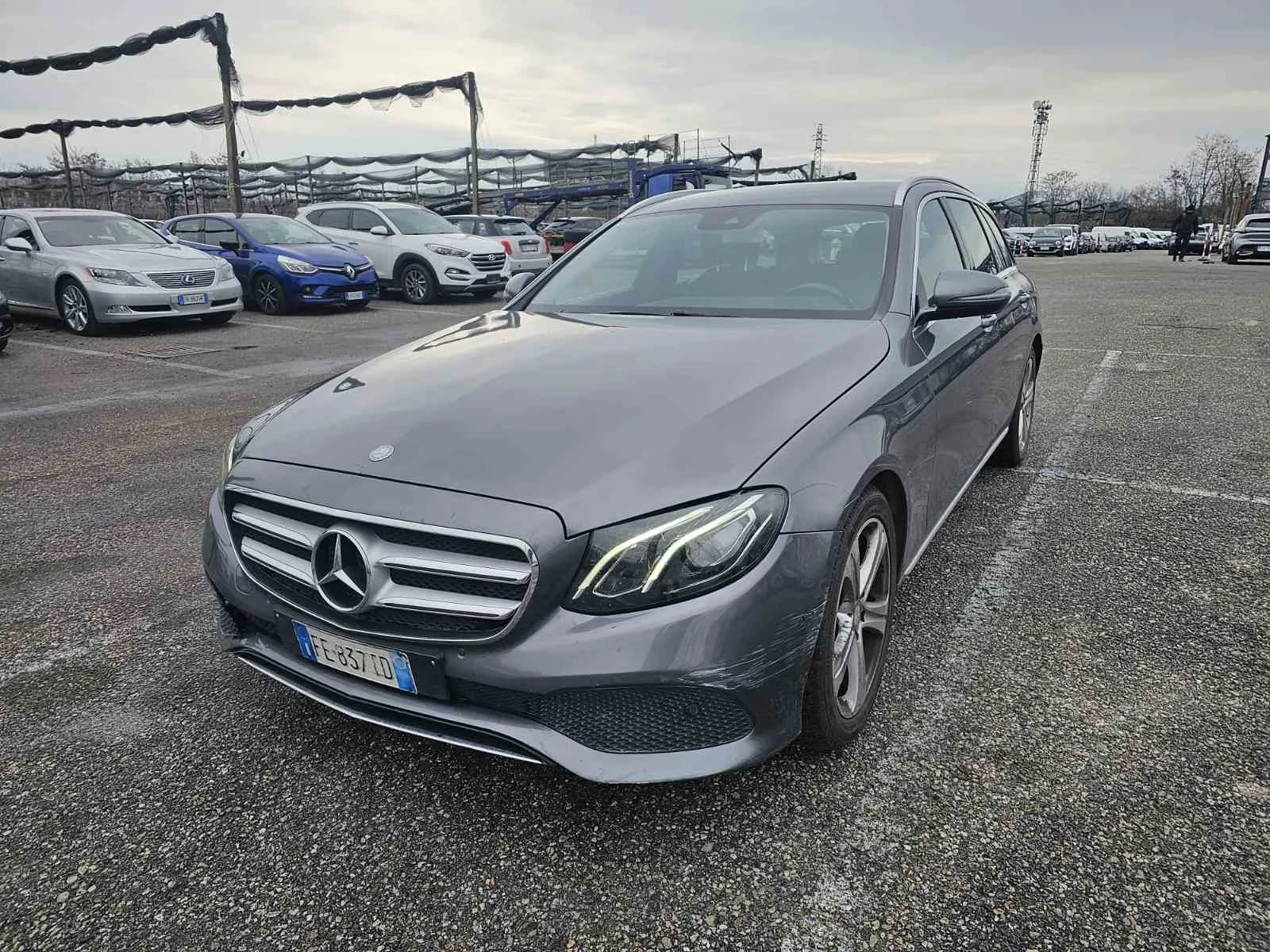 Mercedes-Benz E 220 * 221000км.* 194к.с.* СЕРВИЗНА ИСТОРИЯ* 