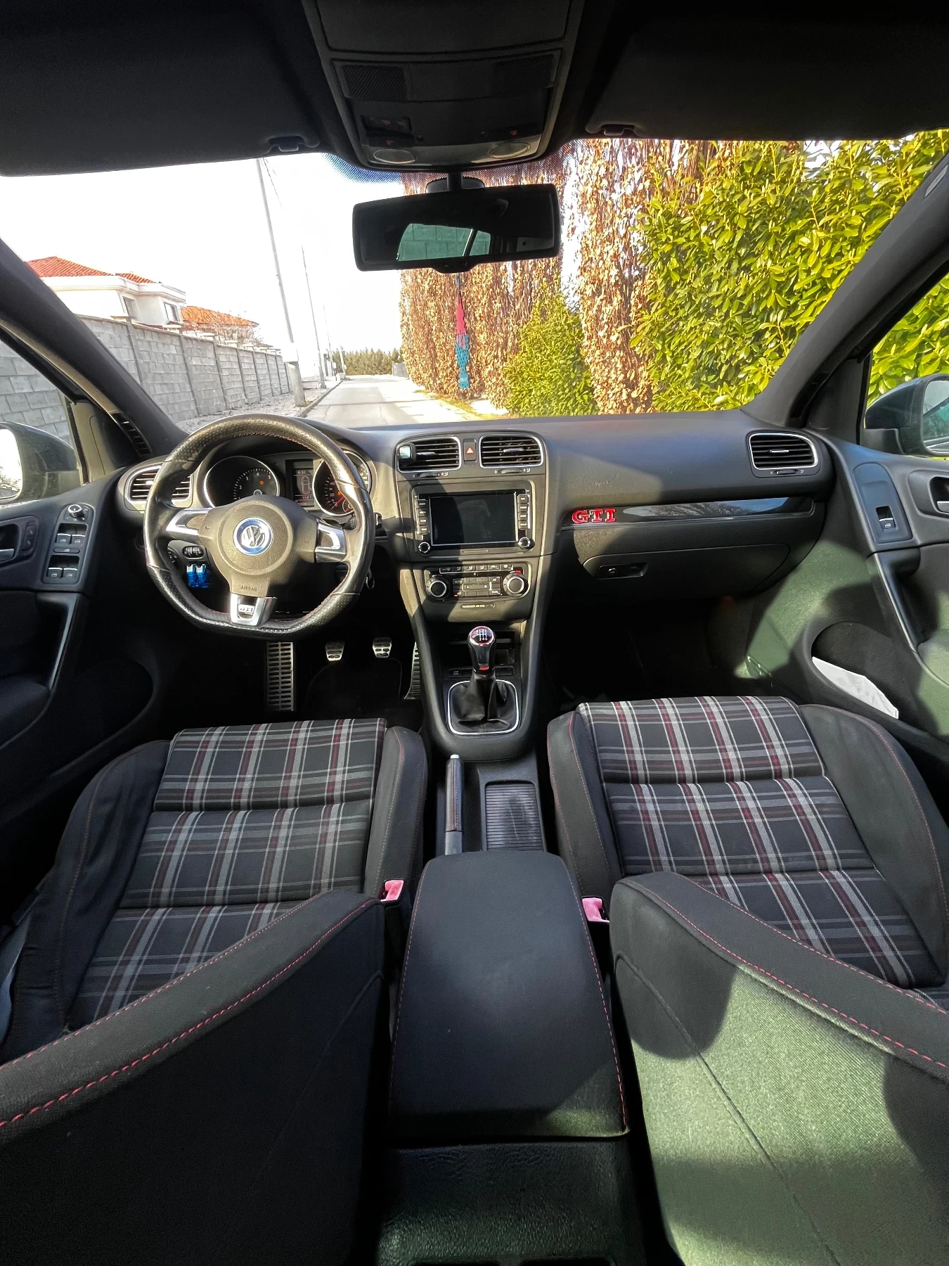 VW Golf 2.0gti, снимка 6 - Автомобили и джипове - 54058451