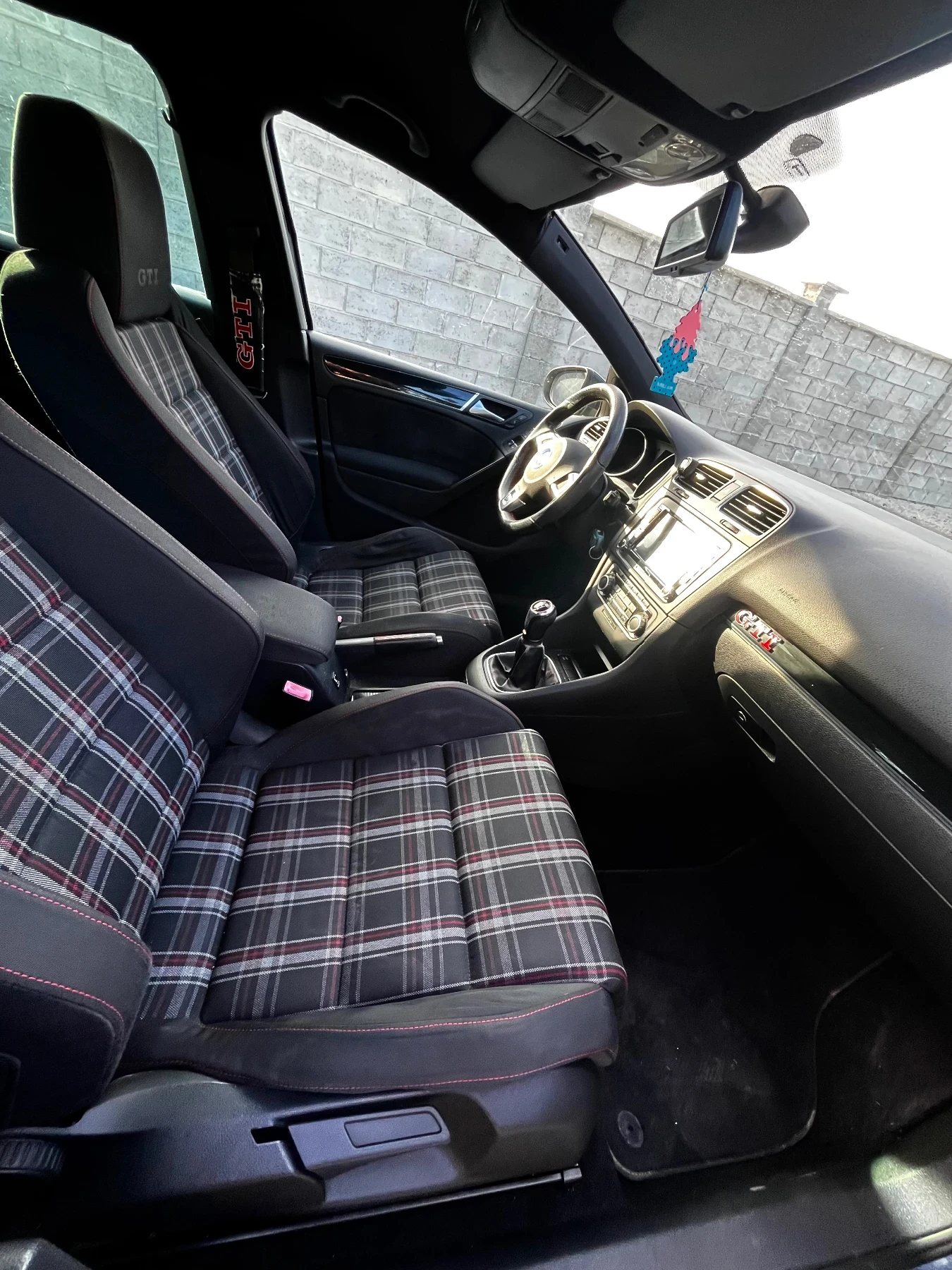 VW Golf 2.0gti, снимка 8 - Автомобили и джипове - 54058451