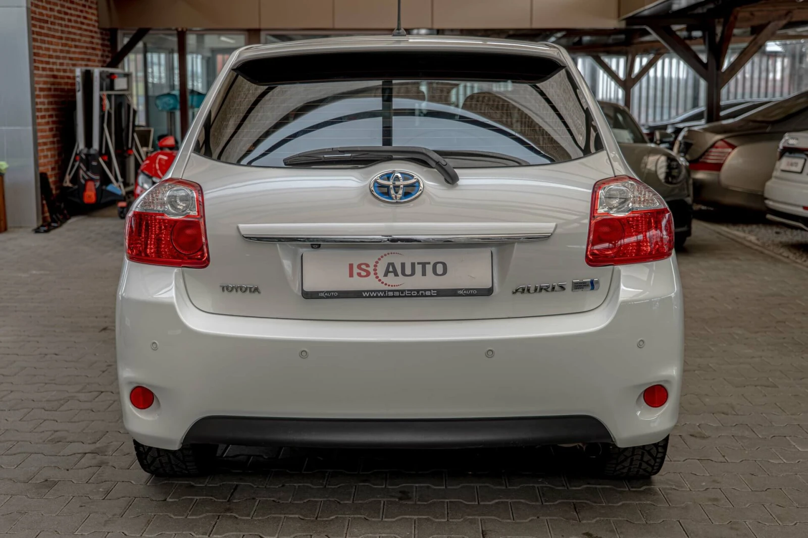 Toyota Auris 1.8 VVT-i Hybrid e-CVT/Климатроник/Камера, снимка 5 - Автомобили и джипове - 54222171