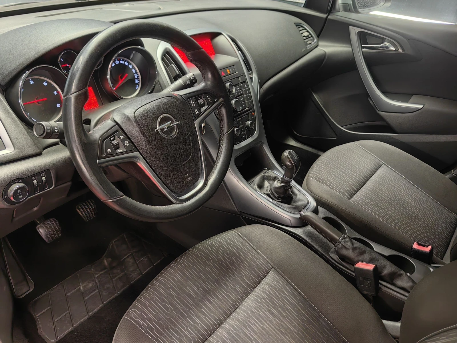 Opel Astra HATCHBACK* 1.7CDTI* 110�.�* �����* �����* �������� | Mobile.bg � ����������� 5