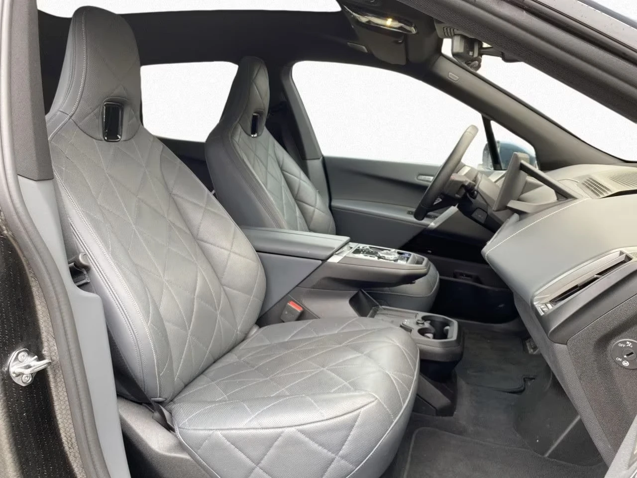 BMW iX XDRIVE60 M-SPORT PAKET B&W PANORAMA , снимка 6 - Автомобили и джипове - 54512217