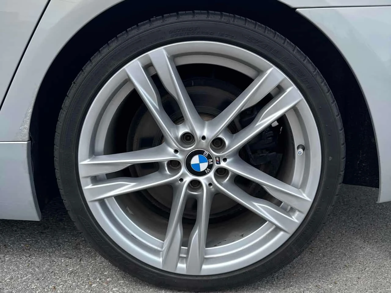 BMW 650 * AWD * ДИСТРОНИК * 360 * HUD * СЛЕДЕНЕ НА ЛЕНТИ, снимка 17 - Автомобили и джипове - 54611754
