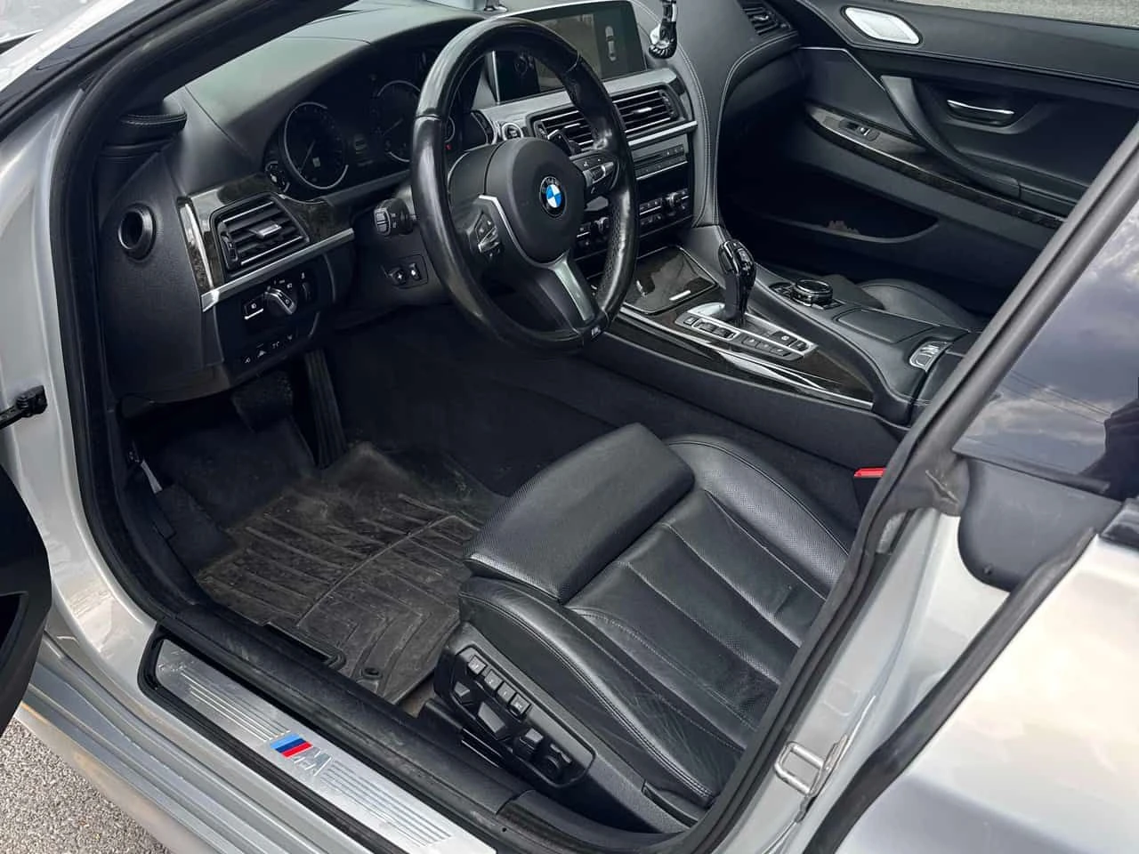 BMW 650 * AWD * ДИСТРОНИК * 360 * HUD * СЛЕДЕНЕ НА ЛЕНТИ, снимка 5 - Автомобили и джипове - 54611754