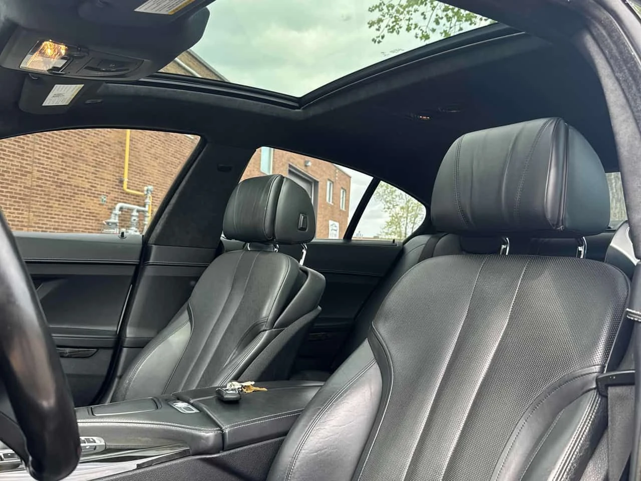 BMW 650 * AWD * ДИСТРОНИК * 360 * HUD * СЛЕДЕНЕ НА ЛЕНТИ, снимка 13 - Автомобили и джипове - 54611754