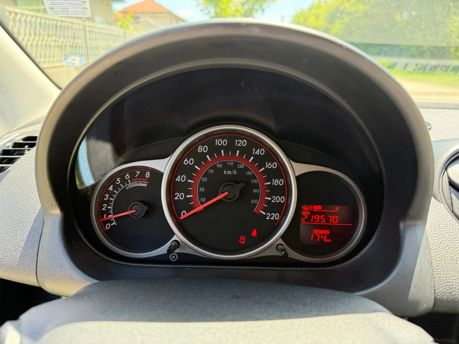 Mazda 2, снимка 8 - Автомобили и джипове - 54725915