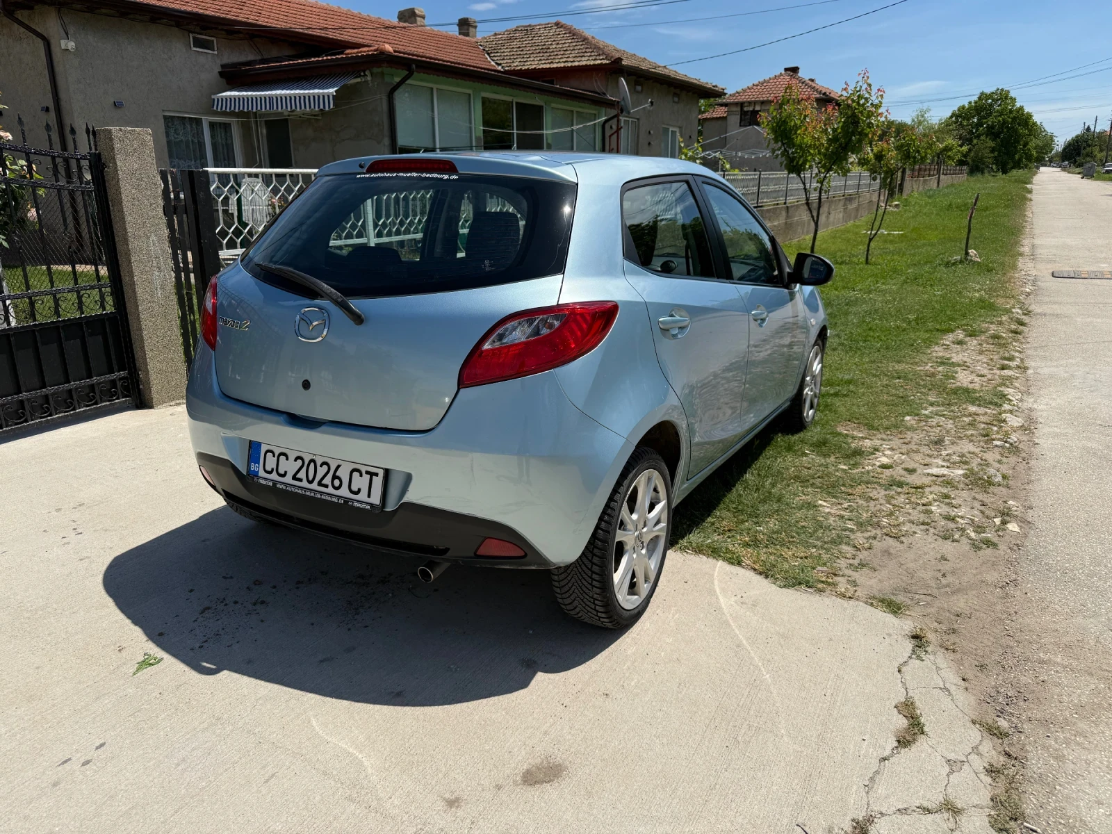 Mazda 2, снимка 2 - Автомобили и джипове - 54725915