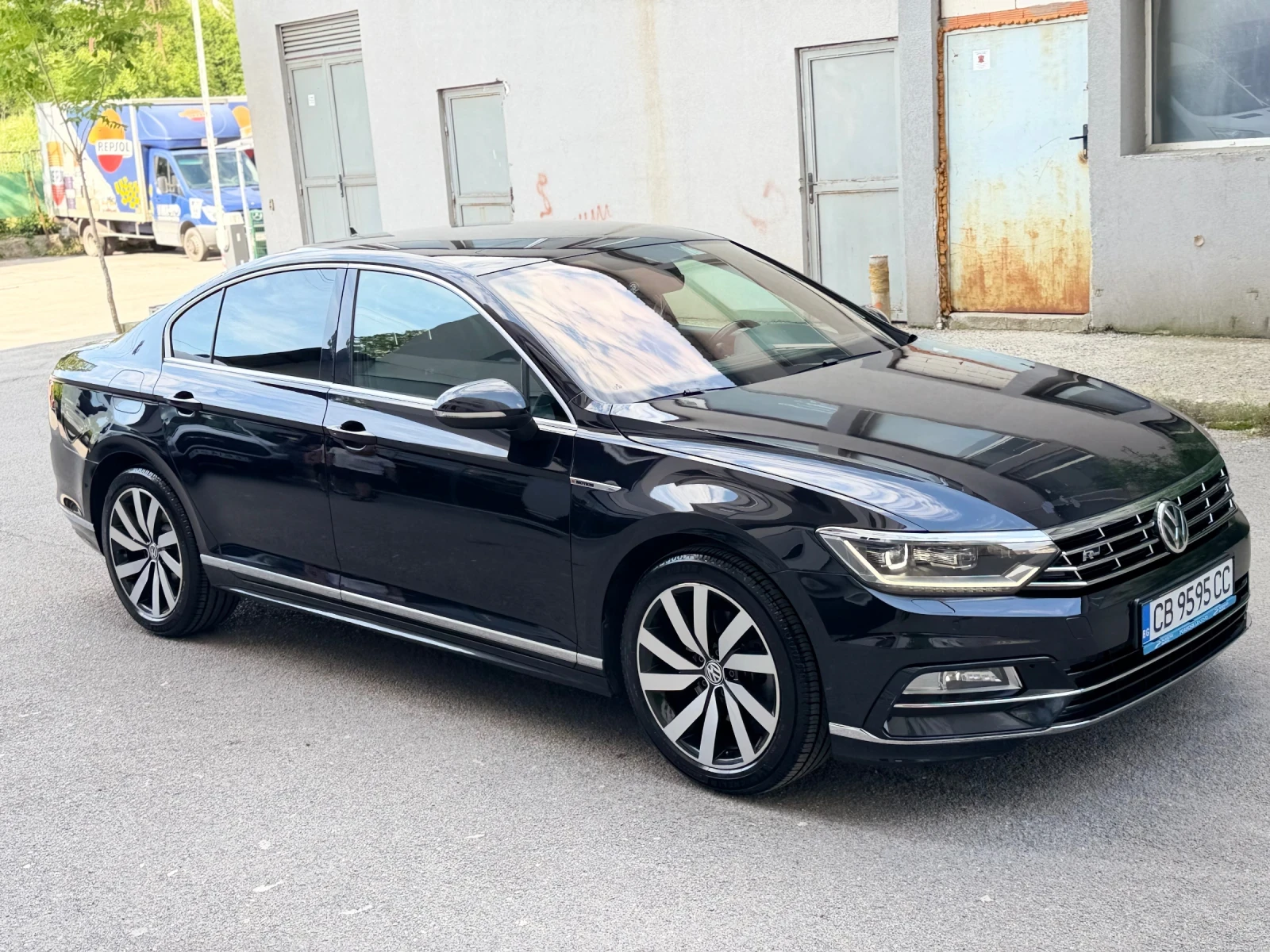 VW Passat, снимка 2 - Автомобили и джипове - 54804347